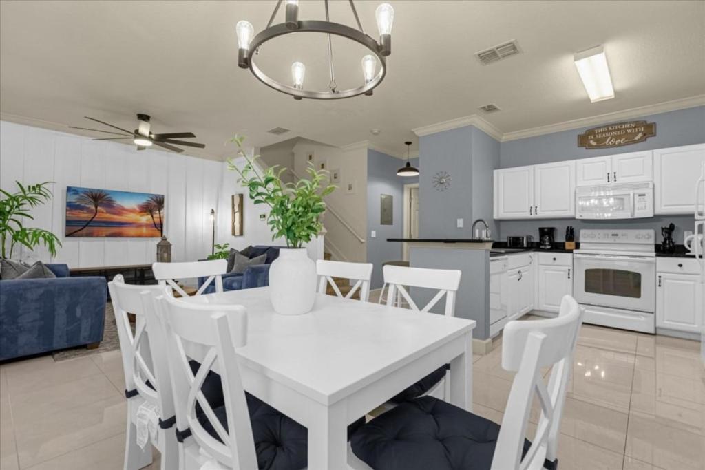 4 Bedrooms- 3 Bathrooms Lucaya Village 9-104 Lv Kissimmee Exterior photo